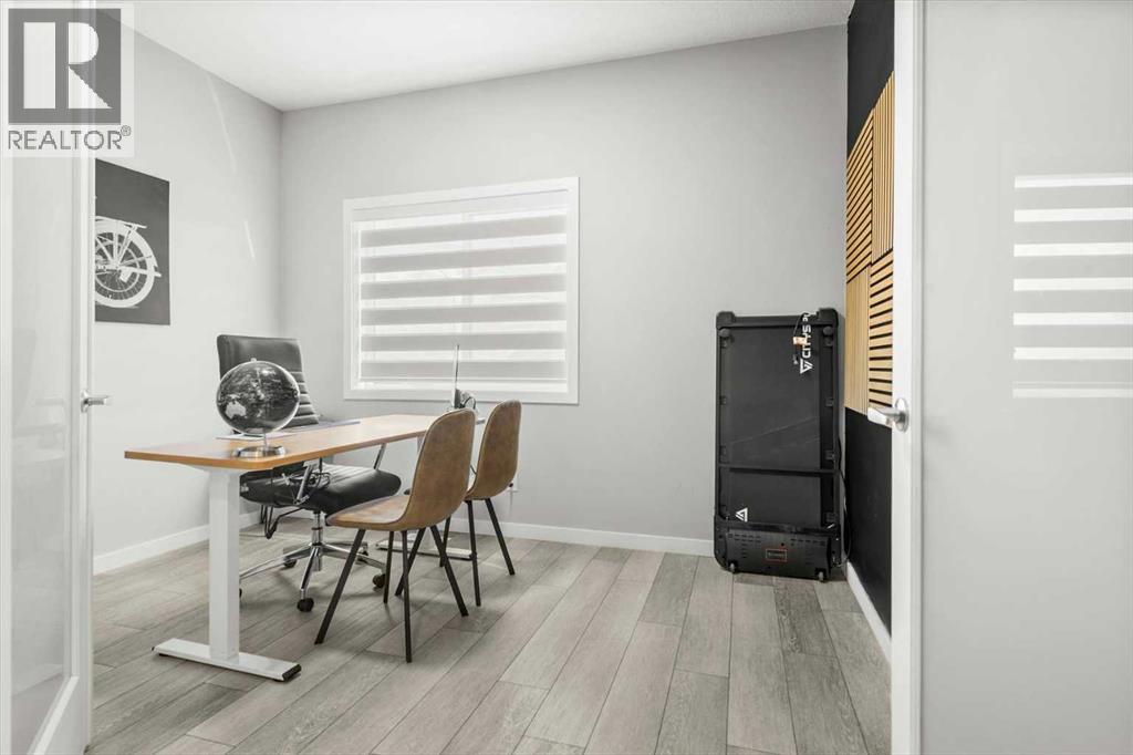 243 Silver Spruce Grove Sw, Calgary, Alberta  T2X 5M2 - Photo 7 - A2299606