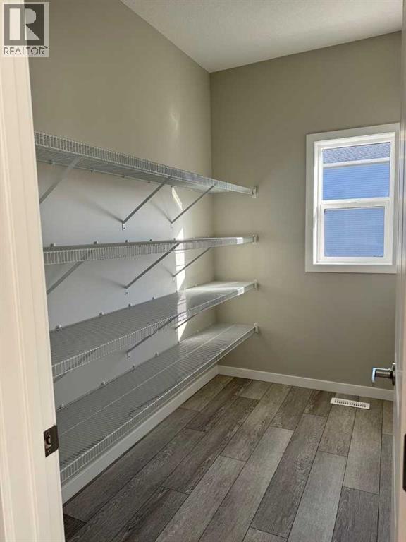 243 Silver Spruce Grove Sw, Calgary, Alberta  T2X 5M2 - Photo 13 - A2299606