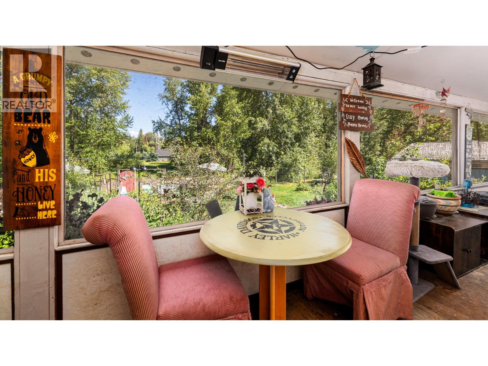 9005 3 & 95 Highway, Yahk, British Columbia  V0B 2P0 - Photo 19 - 10379140