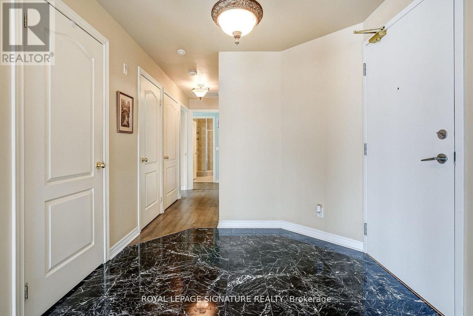 301 - 483 Faith Drive, Mississauga, Ontario  L5R 0A1 - Photo 11 - W13022954