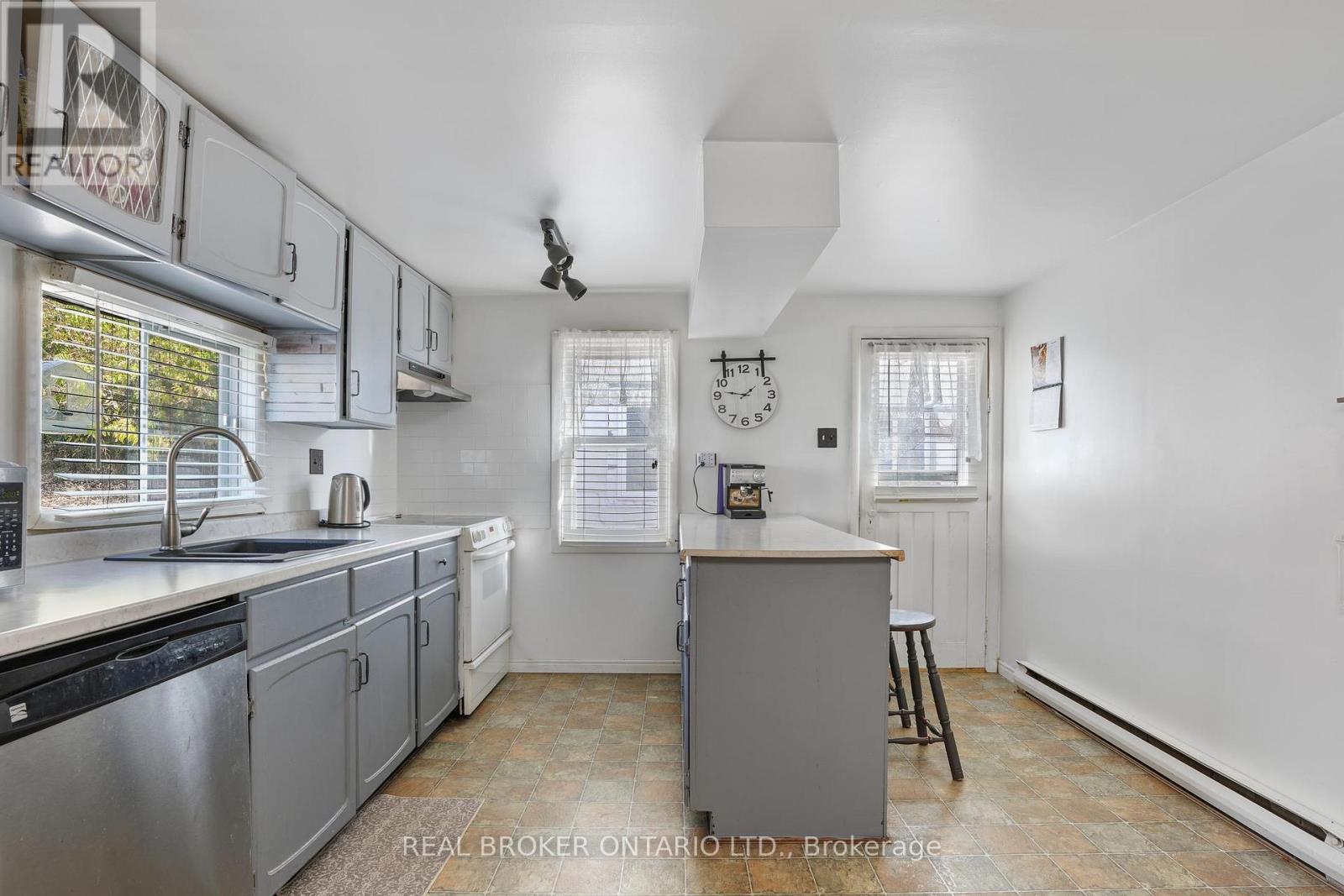 79 & 85 Bridge Street, Addington Highlands, Ontario  K0H 1L0 - Photo 10 - X13022982