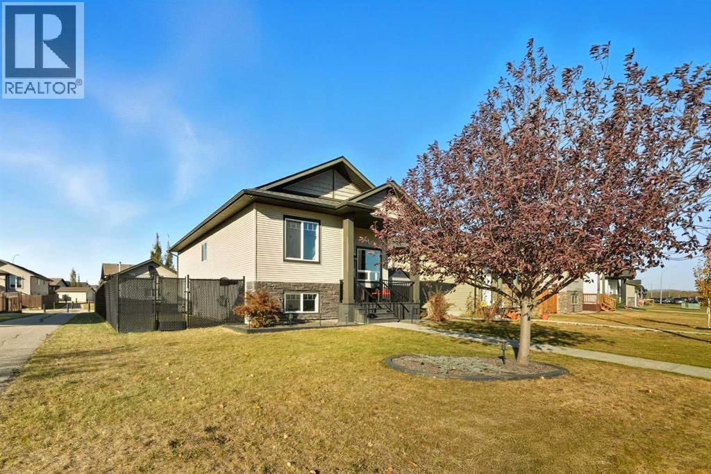 22 Mackenzie Ranch Way, Lacombe, Alberta  T4L 0A7 - Photo 2 - A2288945