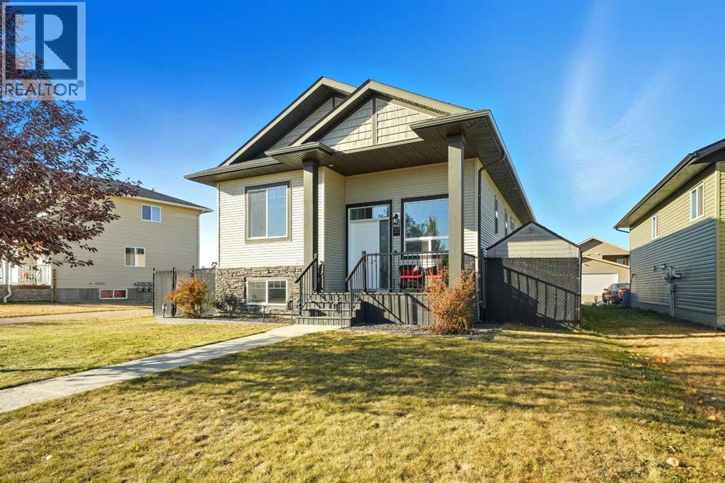 22 Mackenzie Ranch Way, Lacombe, Alberta  T4L 0A7 - Photo 3 - A2288945