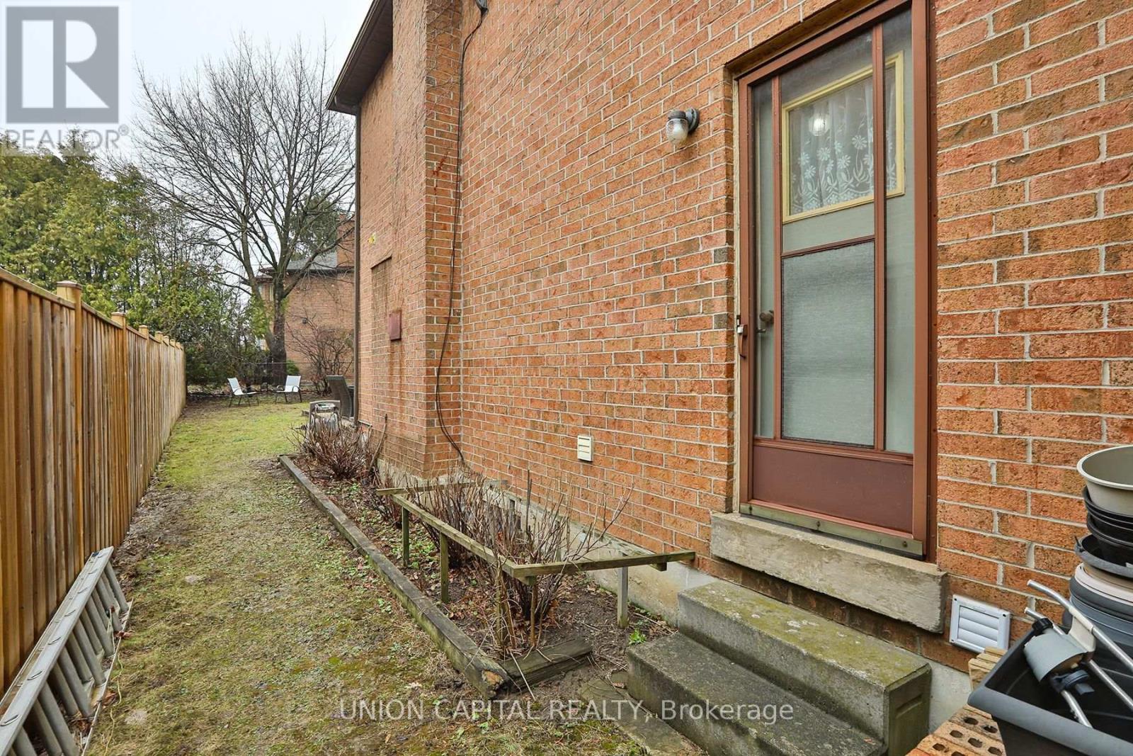 2 Mair Court, Richmond Hill, Ontario  L4C 7S1 - Photo 38 - N12944232