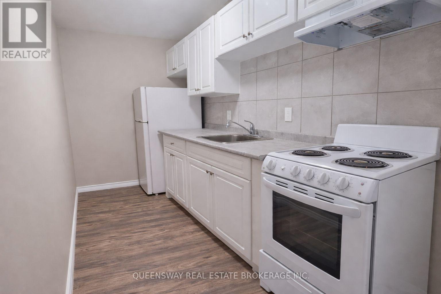 9 - 633 Barber Avenue, North Perth, Ontario  N4W 1S4 - Photo 10 - X12942294