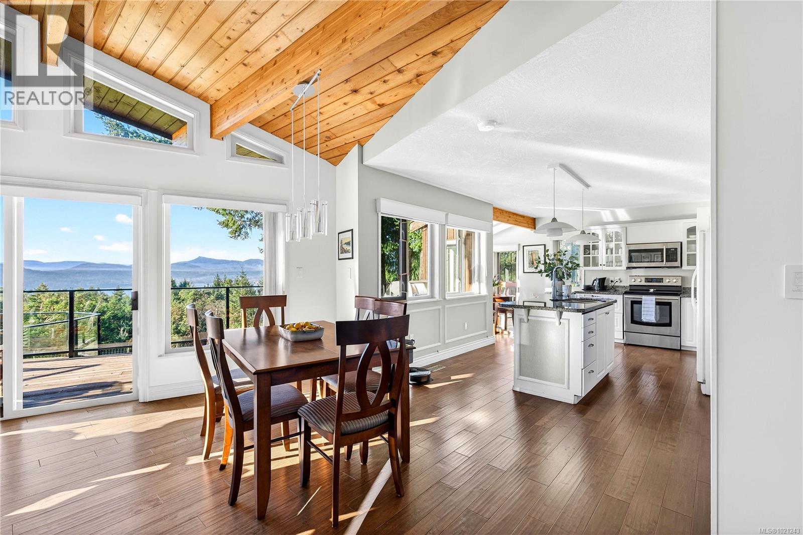 141 Murrelet Pl, Salt Spring, British Columbia  V8K 1G9 - Photo 2 - 1021243