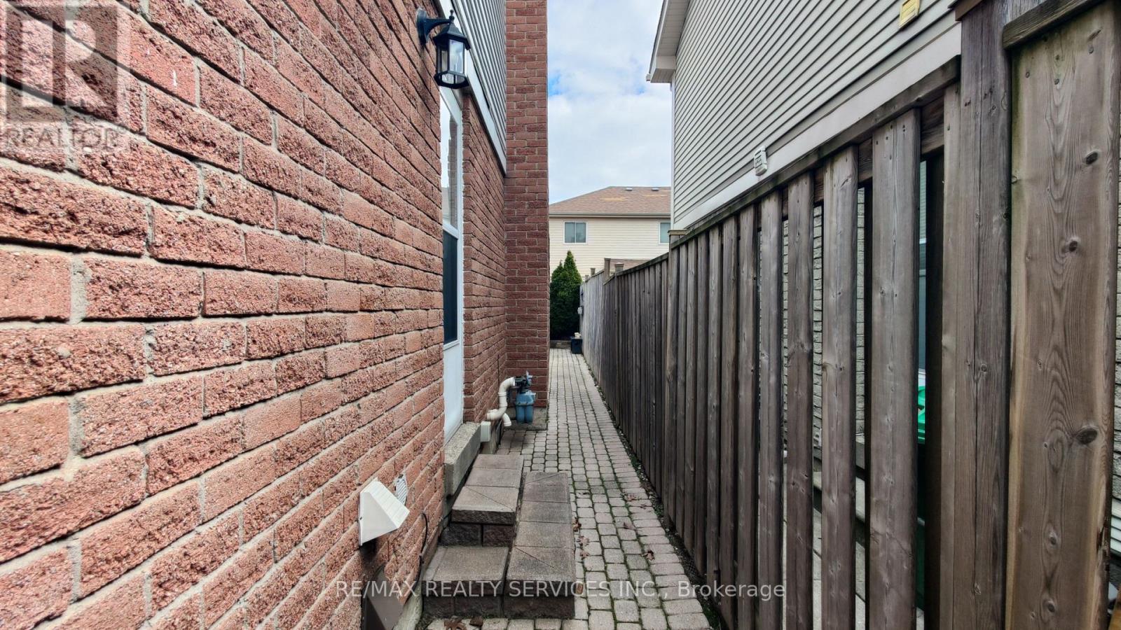 49 Mikado Crescent, Brampton, Ontario  L6S 3R5 - Photo 44 - W12864744