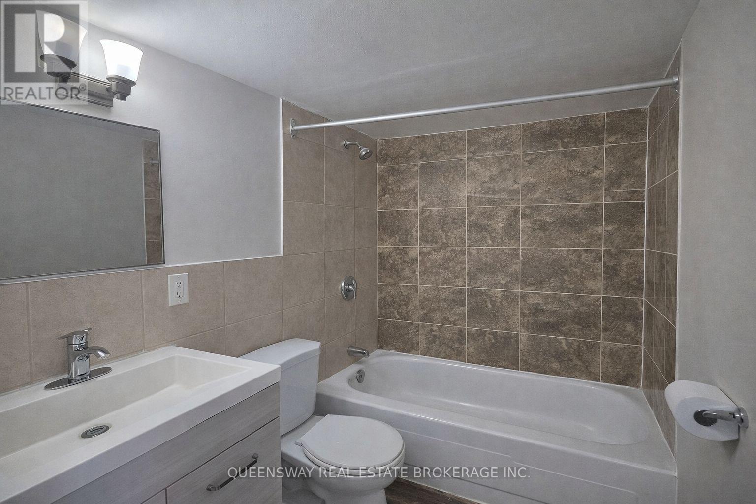 9 - 633 Barber Avenue, North Perth, Ontario  N4W 1S4 - Photo 13 - X12942294