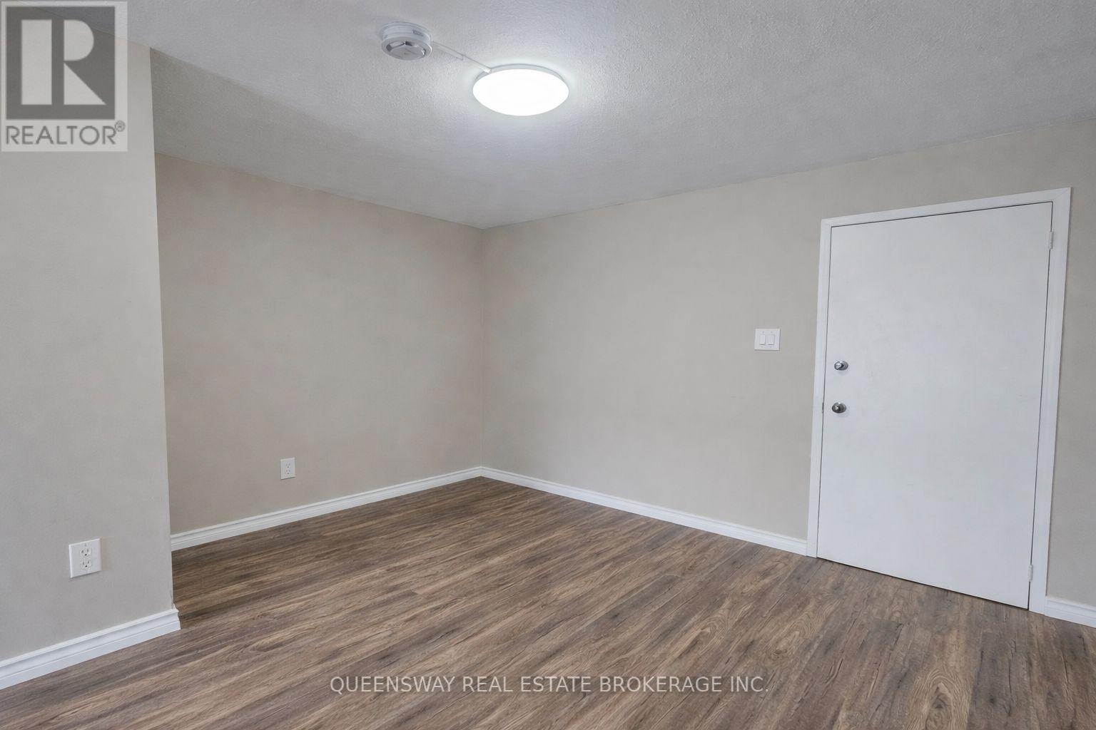 9 - 633 Barber Avenue, North Perth, Ontario  N4W 1S4 - Photo 2 - X12942294