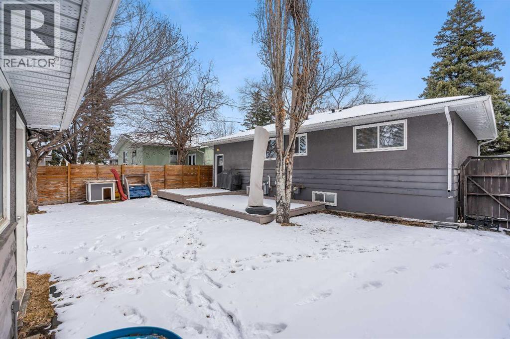 113 Langton Drive Sw, Calgary, Alberta  T3E 5G1 - Photo 37 - A2295562