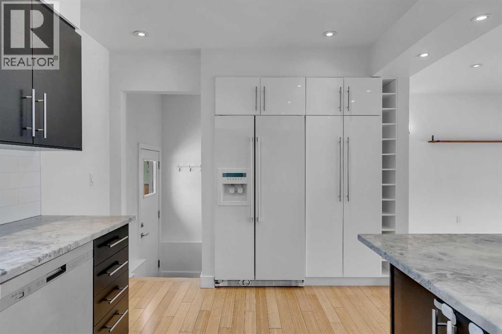 113 Langton Drive Sw, Calgary, Alberta  T3E 5G1 - Photo 10 - A2295562