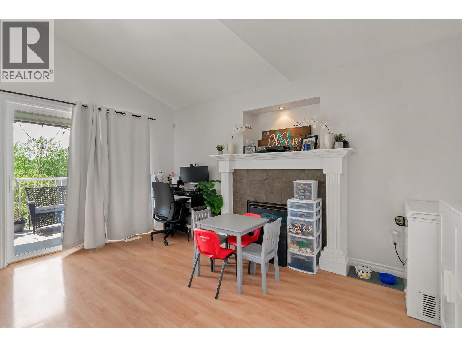 23788 Kanaka Way, Maple Ridge, British Columbia  V2W 1E5 - Photo 9 - R3113814