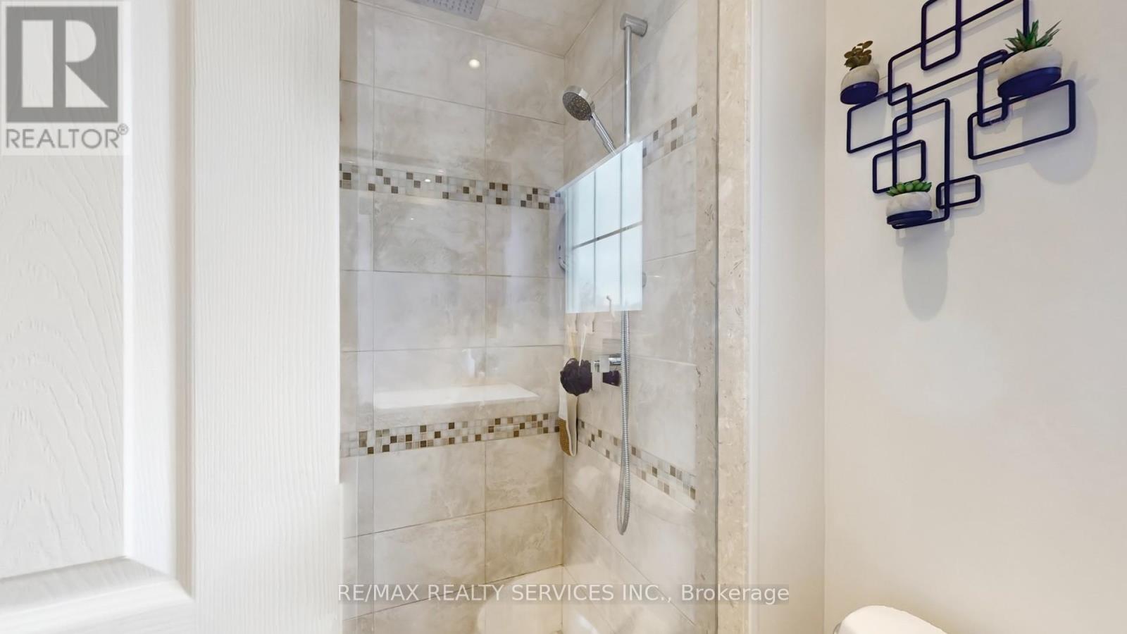 49 Mikado Crescent, Brampton, Ontario  L6S 3R5 - Photo 31 - W12864744