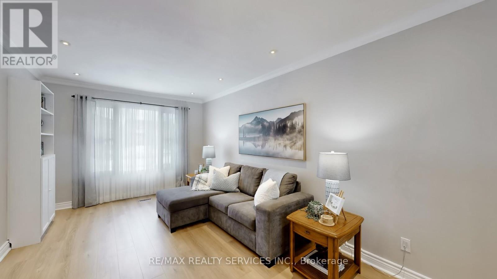 49 Mikado Crescent, Brampton, Ontario  L6S 3R5 - Photo 7 - W12864744