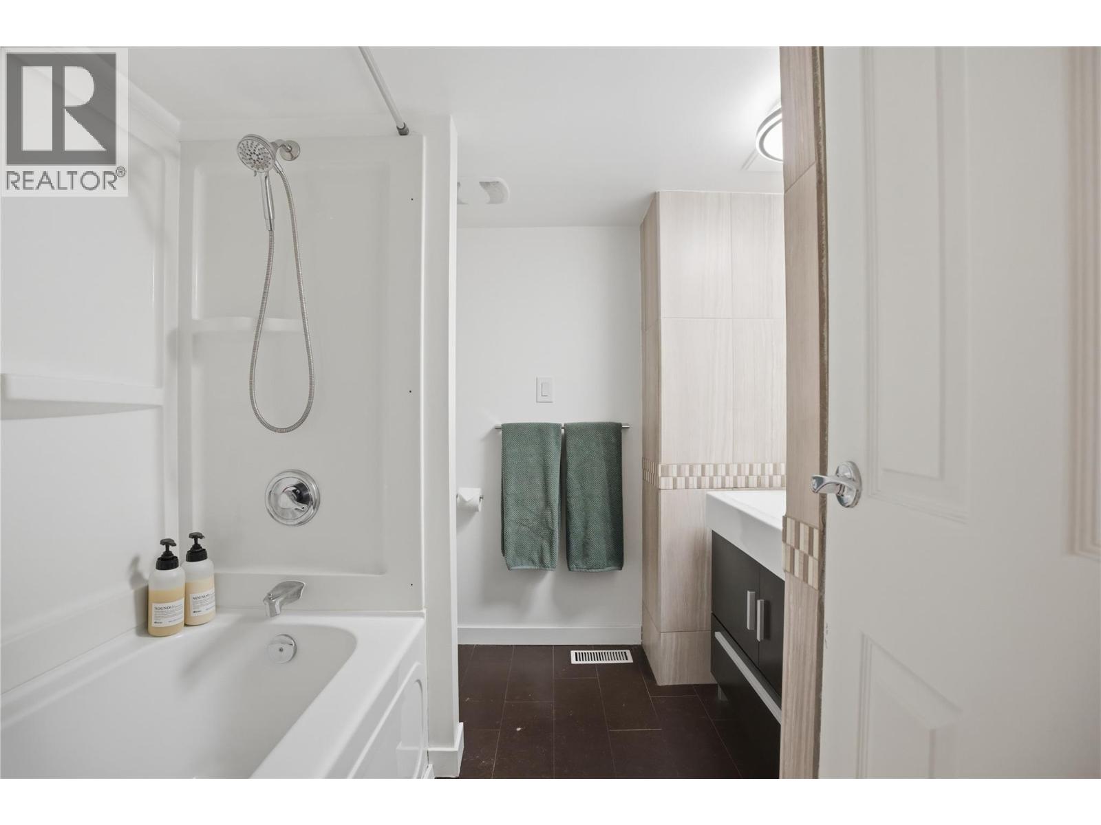 1435 Summit Drive Unit# 85, Kamloops, British Columbia  V2E 1S4 - Photo 21 - 10384236