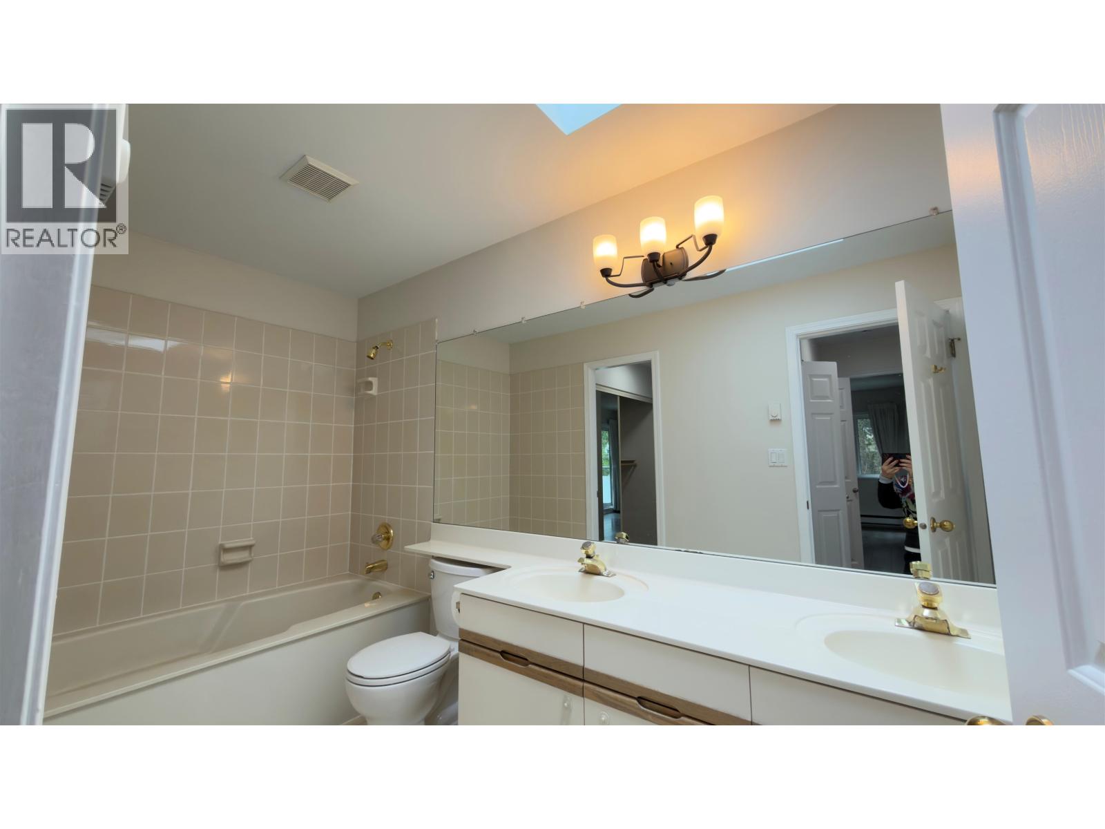 402 3970 Linwood Street, Burnaby, British Columbia  V5G 4R5 - Photo 7 - R3113821