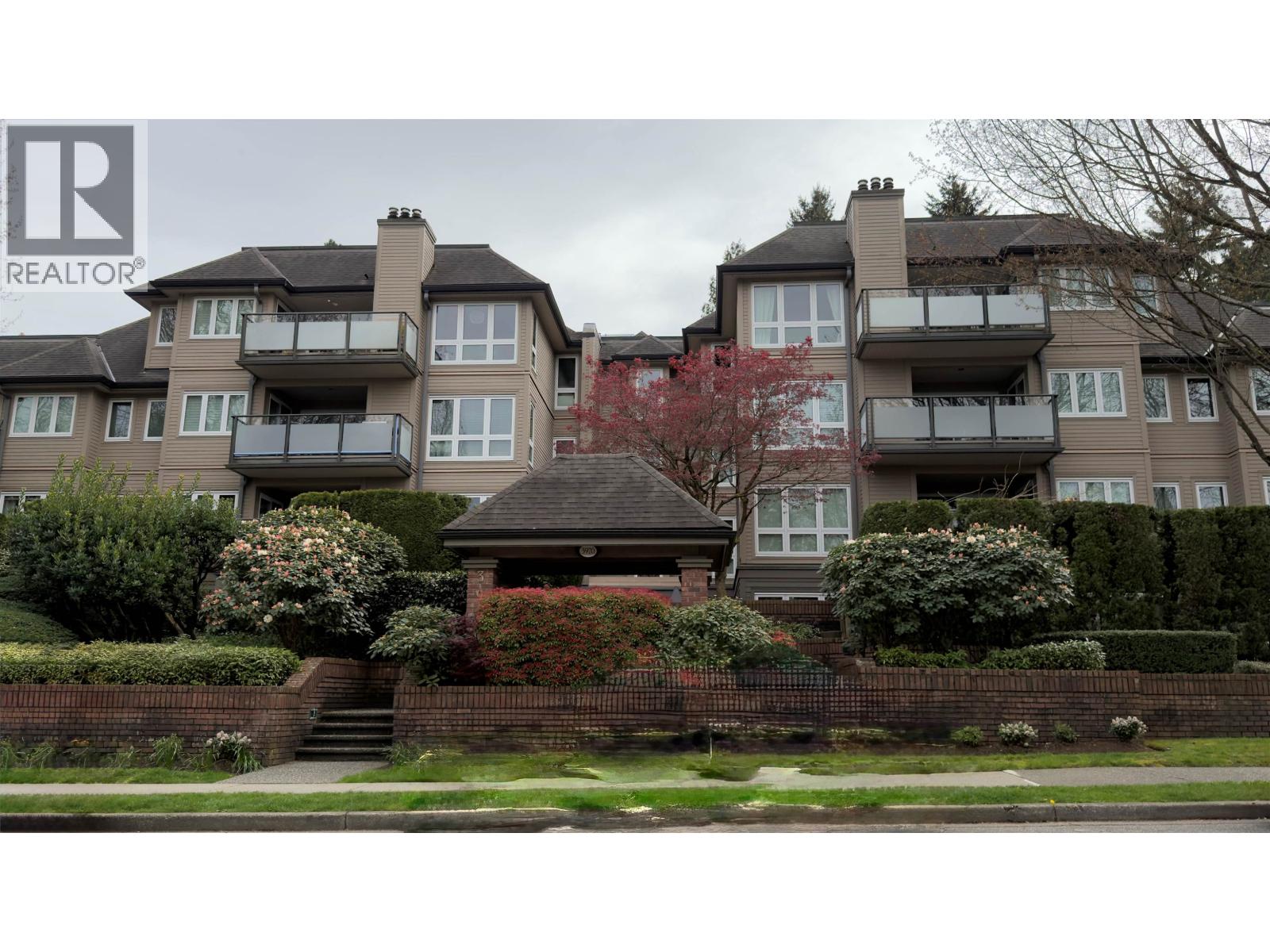 402 3970 Linwood Street, Burnaby, British Columbia  V5G 4R5 - Photo 2 - R3113821