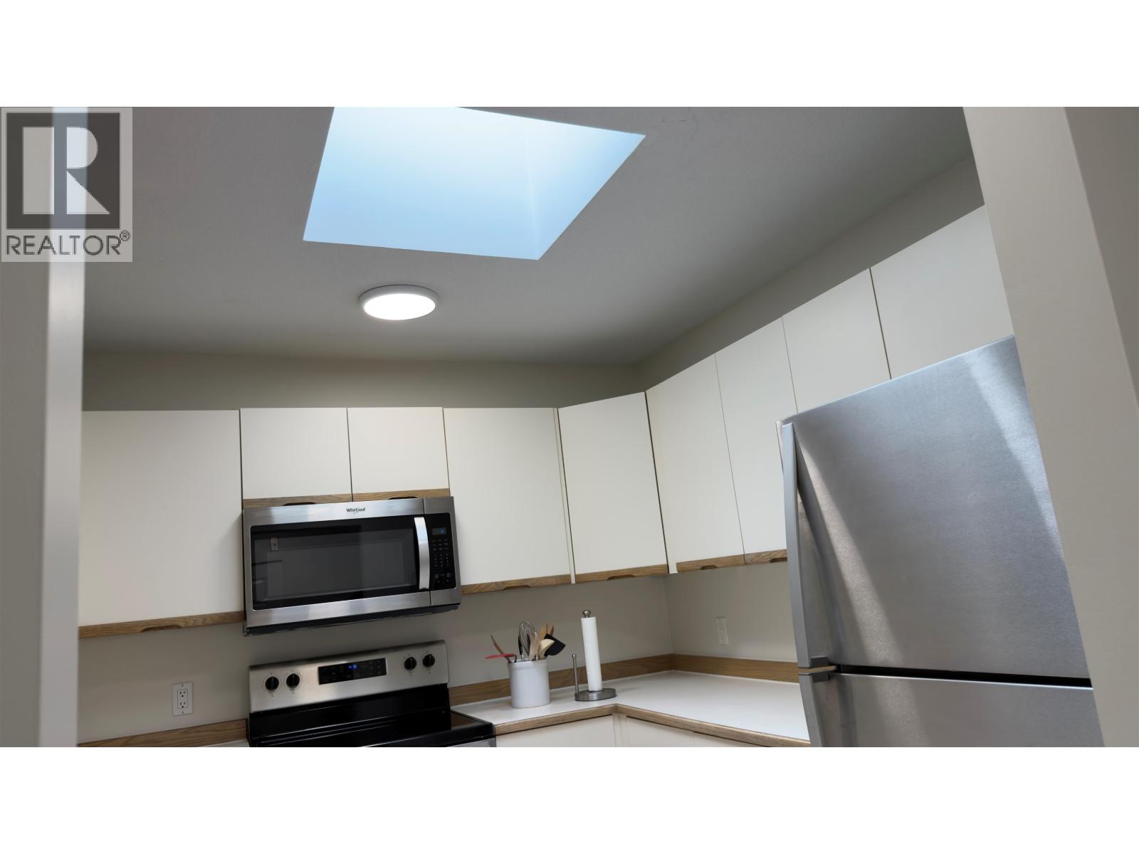 402 3970 Linwood Street, Burnaby, British Columbia  V5G 4R5 - Photo 8 - R3113821