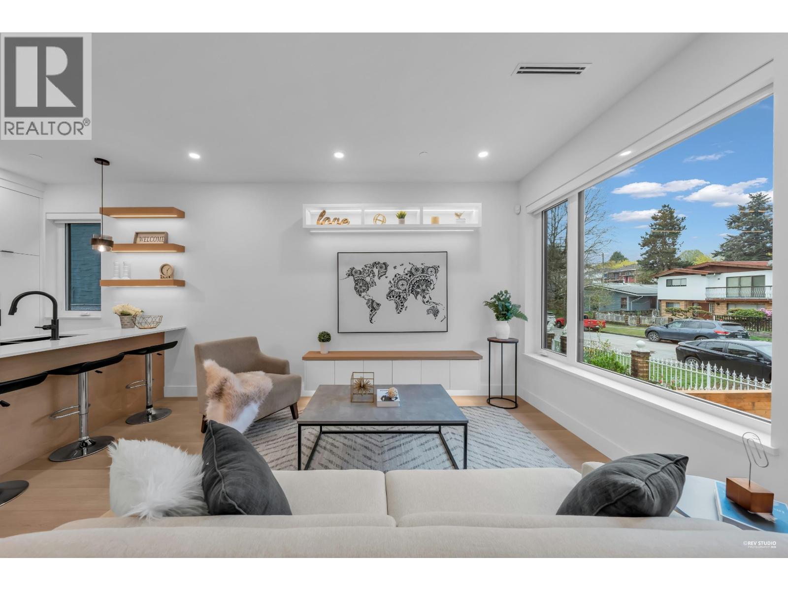 2715 CHEYENNE AVENUE, Vancouver, British Columbia