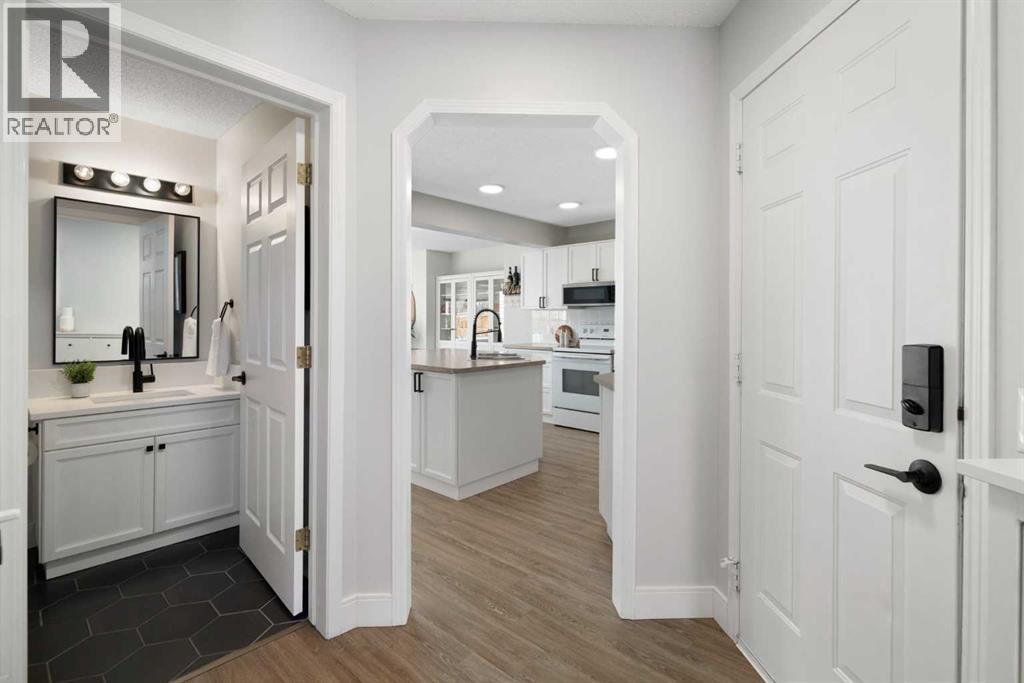 316 Mt Brewster Circle Se, Calgary, Alberta  T2Z 3J2 - Photo 13 - A2296159