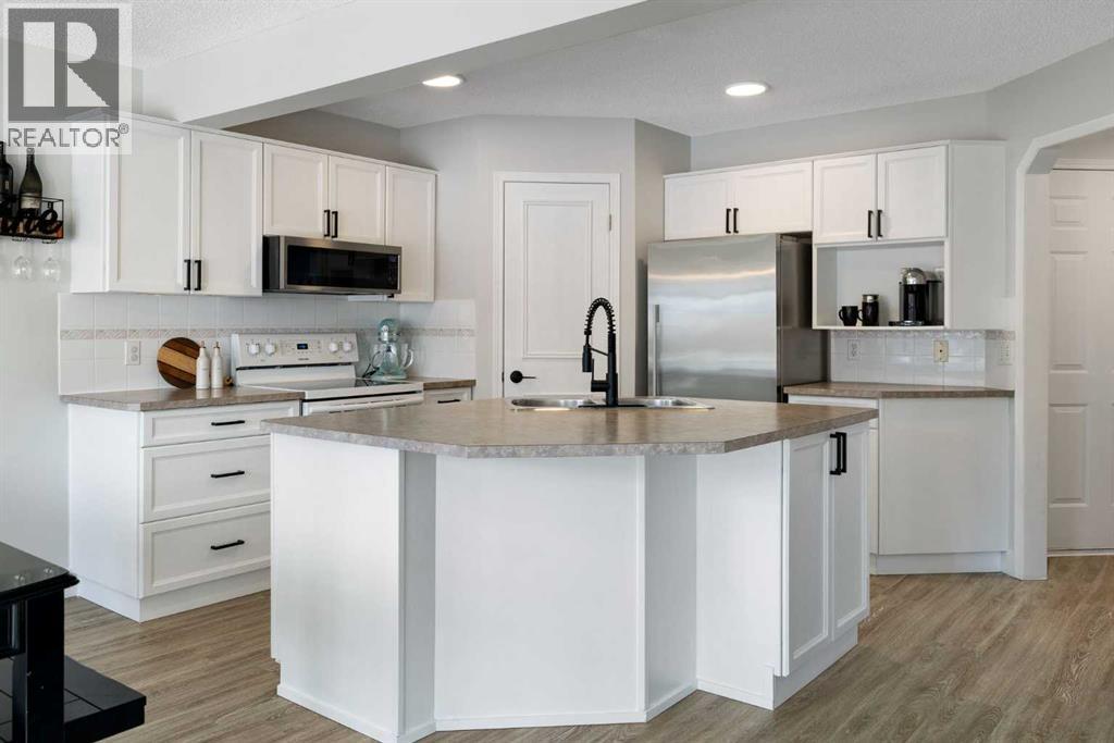 316 Mt Brewster Circle Se, Calgary, Alberta  T2Z 3J2 - Photo 4 - A2296159