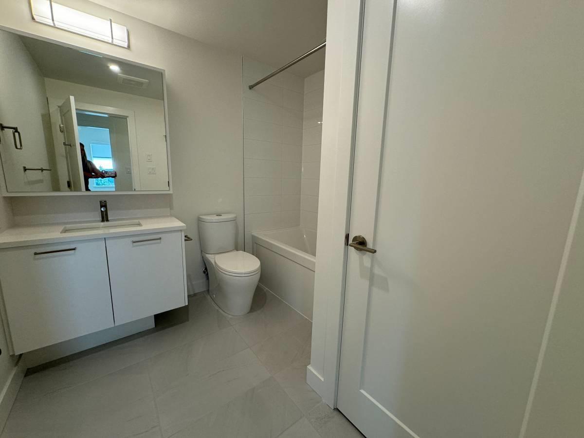 A205 31900 Raven Ave, Mission, British Columbia  V2V 0H5 - Photo 11 - R3113867