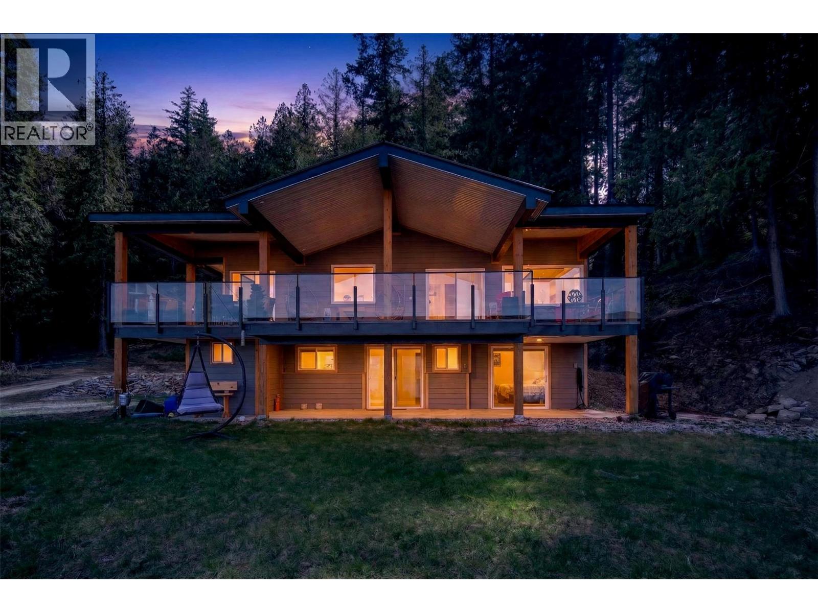 1360 Trans Canada Highway Ne, Salmon Arm, British Columbia  V1E 2S6 - Photo 1 - 10383375