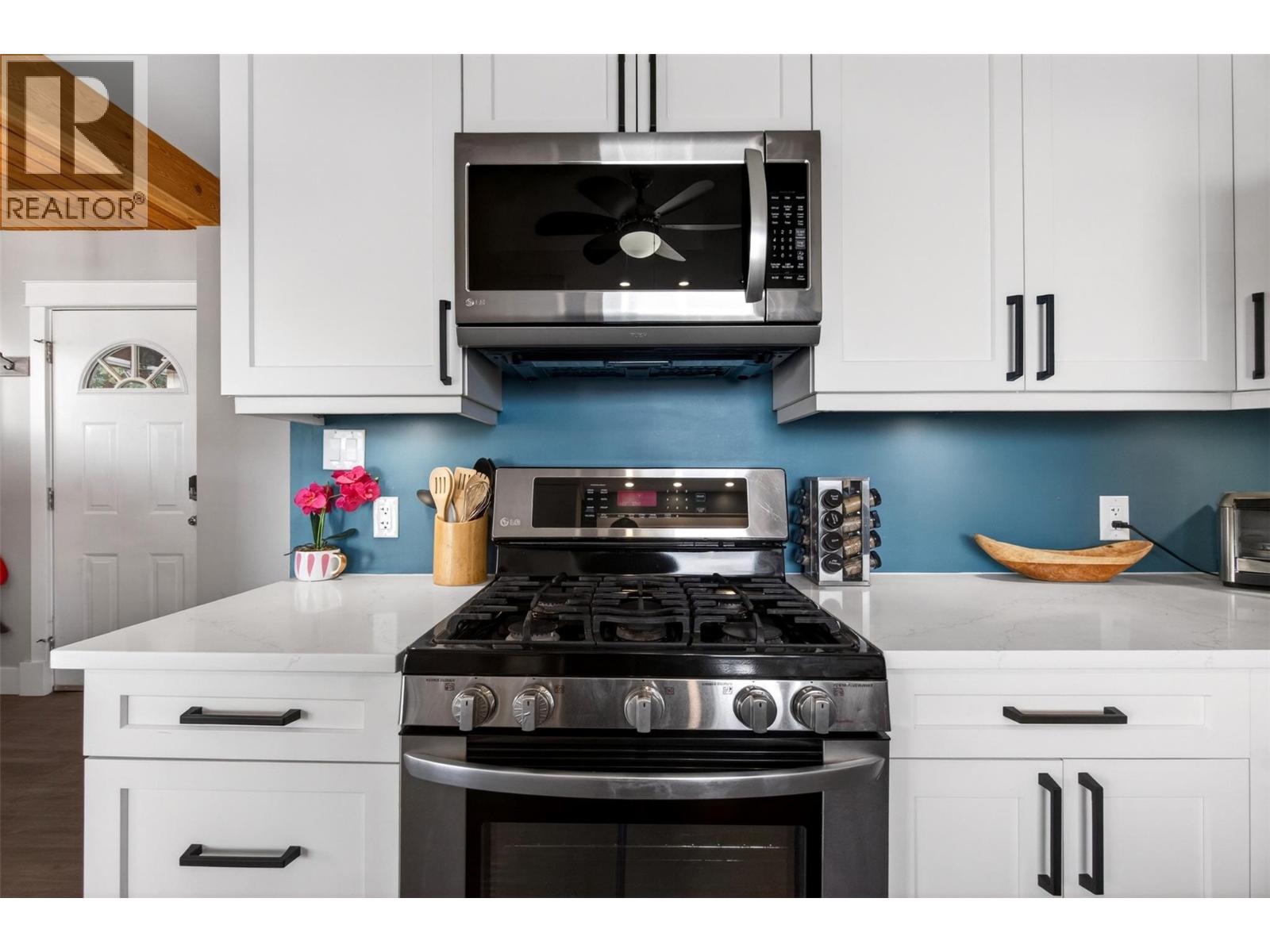 1360 Trans Canada Highway Ne, Salmon Arm, British Columbia  V1E 2S6 - Photo 42 - 10383375