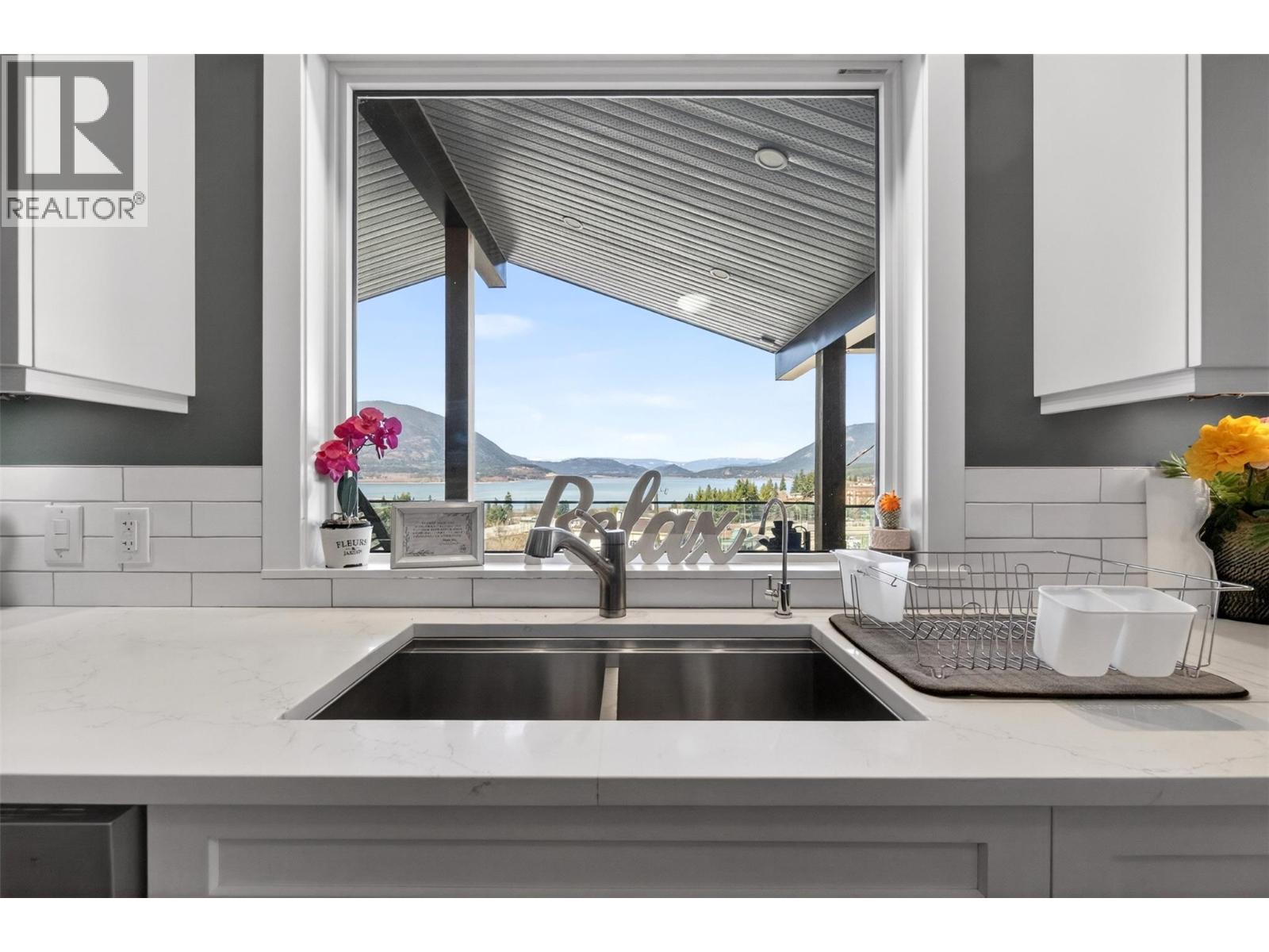 1360 Trans Canada Highway Ne, Salmon Arm, British Columbia  V1E 2S6 - Photo 43 - 10383375