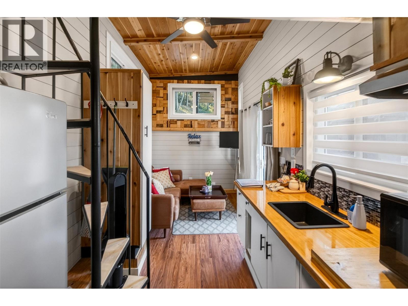 1360 Trans Canada Highway Ne, Salmon Arm, British Columbia  V1E 2S6 - Photo 66 - 10383375