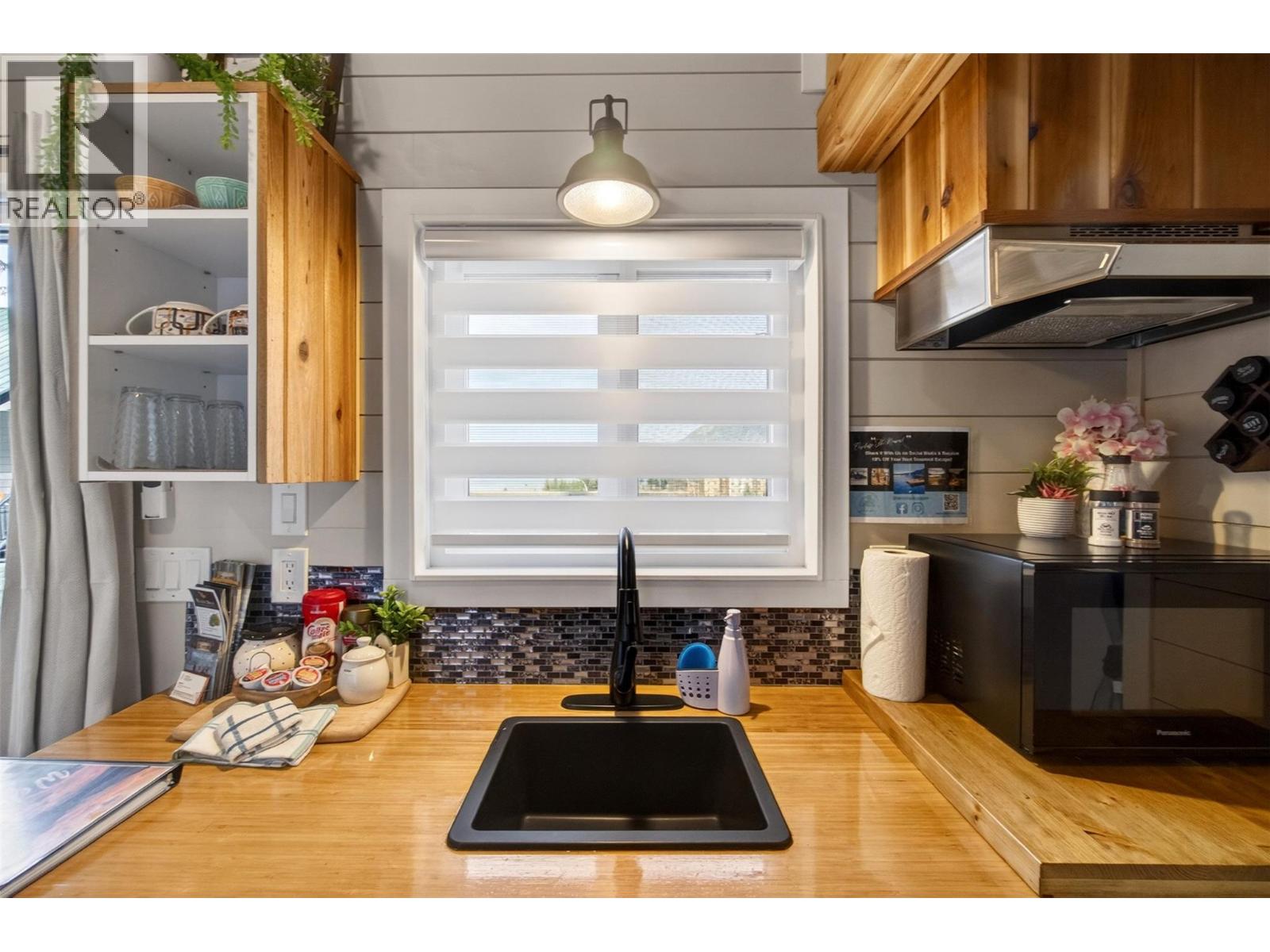 1360 Trans Canada Highway Ne, Salmon Arm, British Columbia  V1E 2S6 - Photo 63 - 10383375