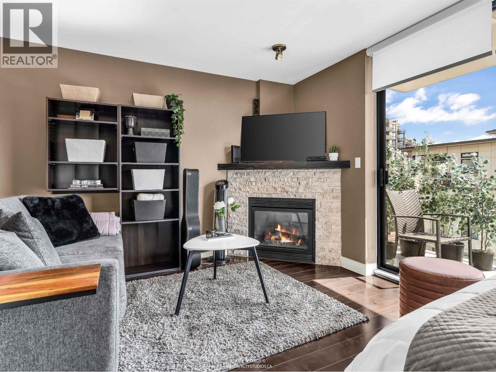 701 155 W 1st Street, North Vancouver, British Columbia  V7M 3N8 - Photo 4 - R3113441