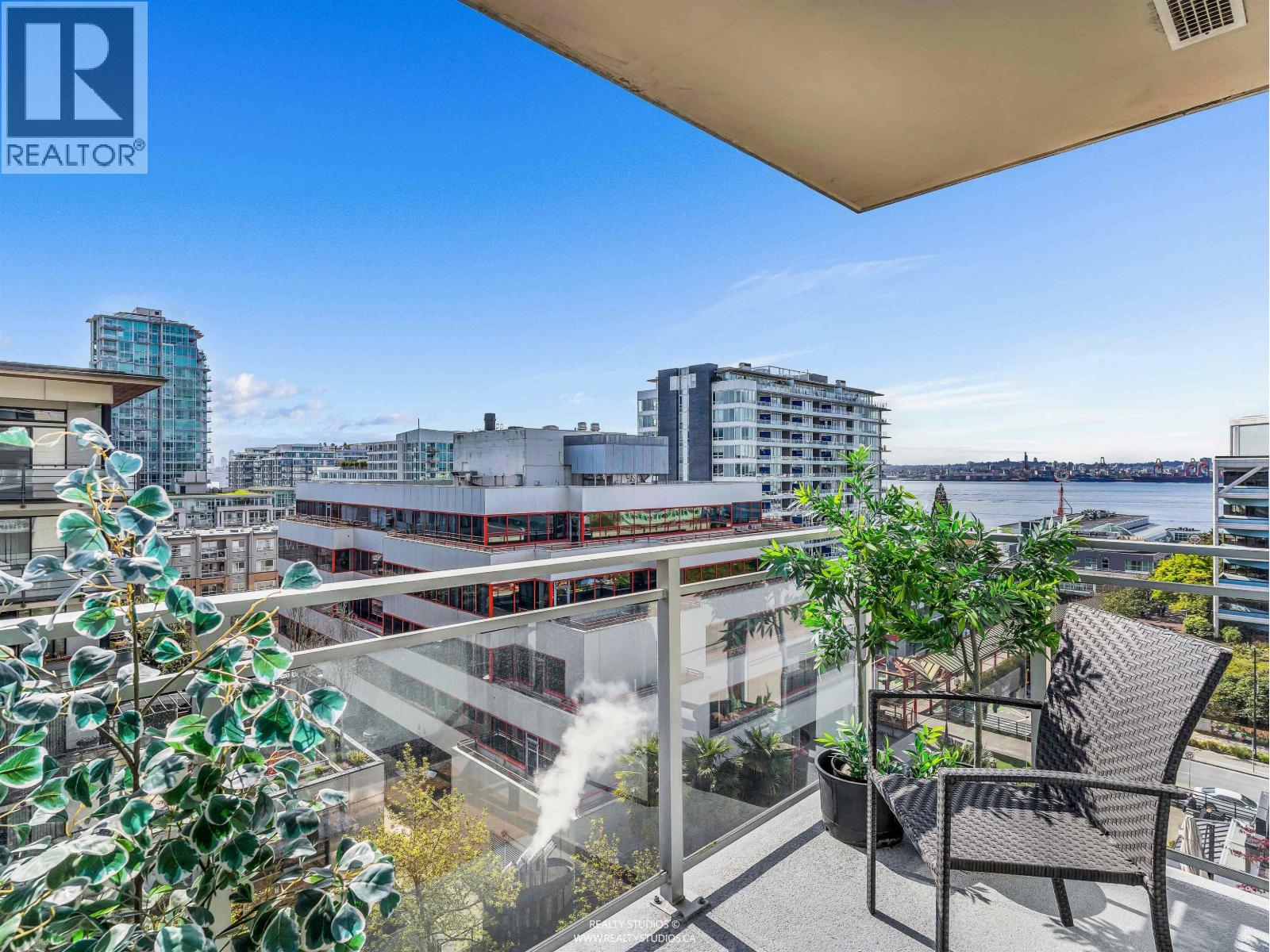 701 155 W 1st Street, North Vancouver, British Columbia  V7M 3N8 - Photo 2 - R3113441