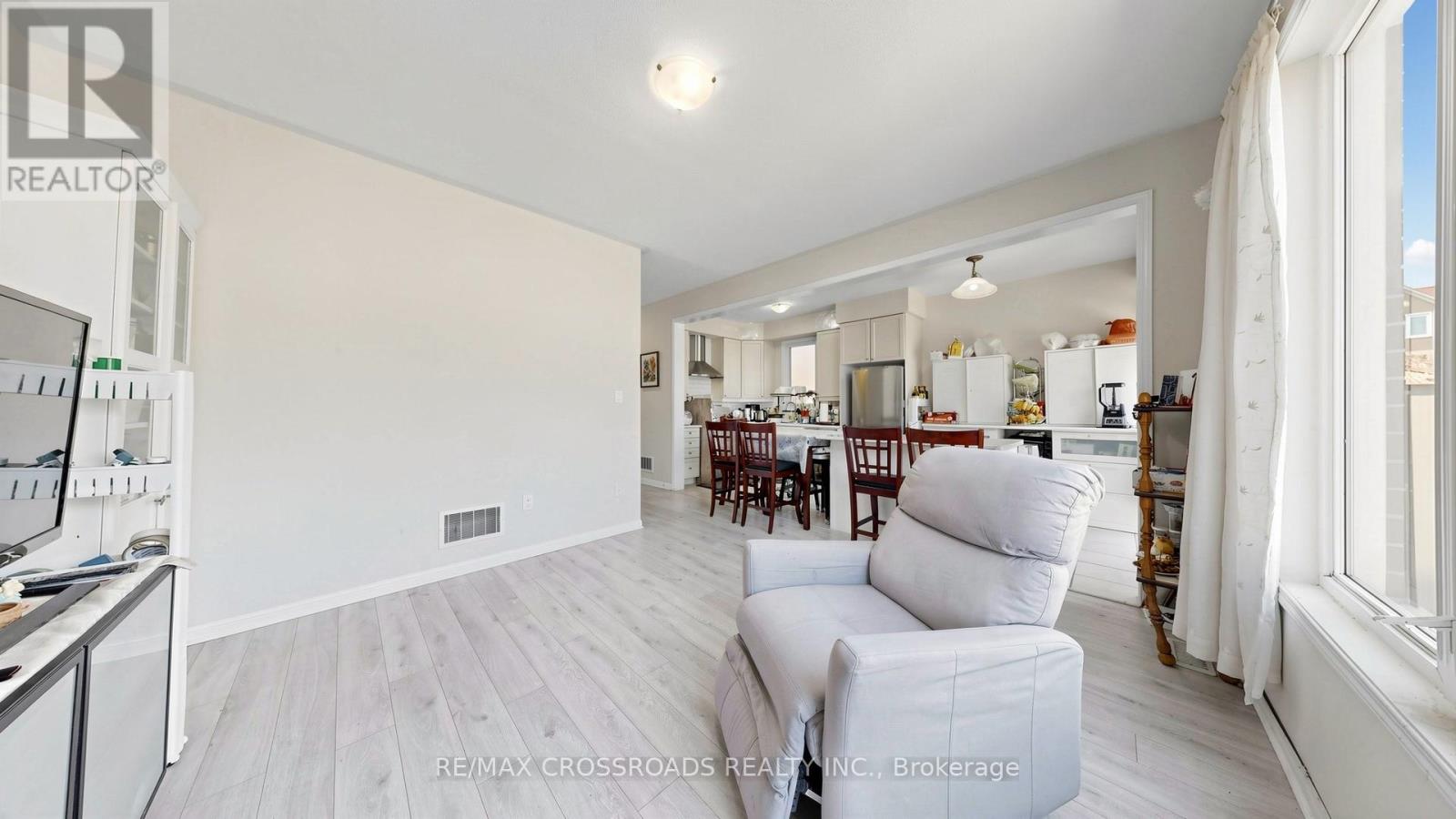 1754 Hayden Lane, Pickering, Ontario  L1X 0A9 - Photo 10 - E13023044