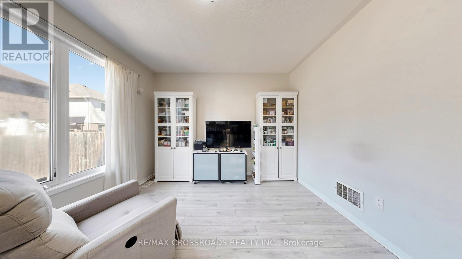 1754 Hayden Lane, Pickering, Ontario  L1X 0A9 - Photo 6 - E13023044