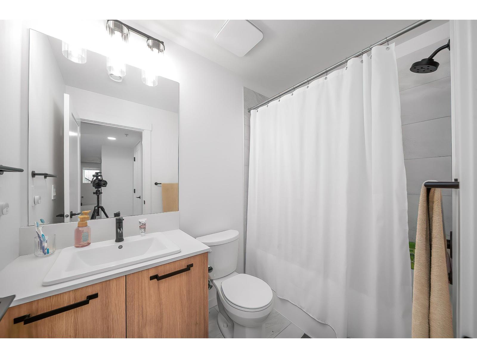 19628 75a Avenue, Langley, British Columbia  V2Y 3T2 - Photo 37 - R3113820