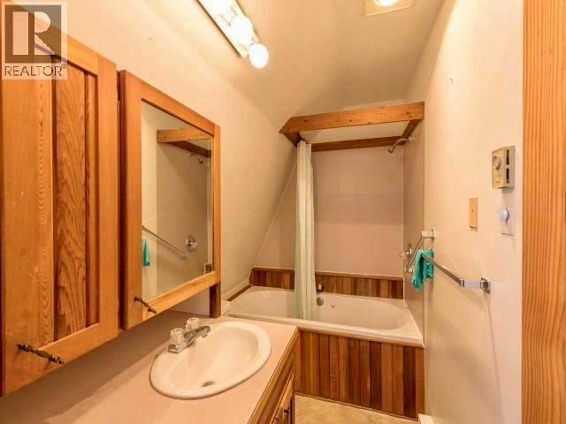 851 Keremeos Bypass Road, Keremeos, British Columbia  V0X 1N1 - Photo 13 - 10382716