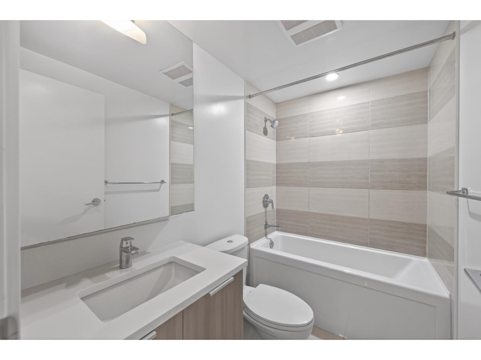 810 13308 Central Avenue, Surrey, British Columbia  V3T 0M4 - Photo 15 - R3113291