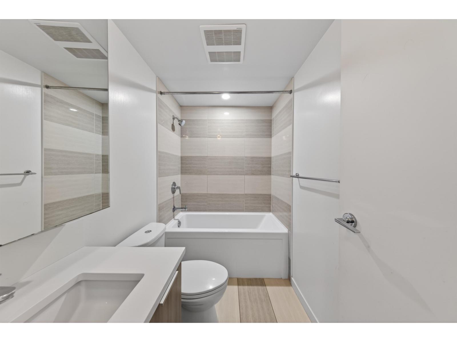 810 13308 Central Avenue, Surrey, British Columbia  V3T 0M4 - Photo 16 - R3113291