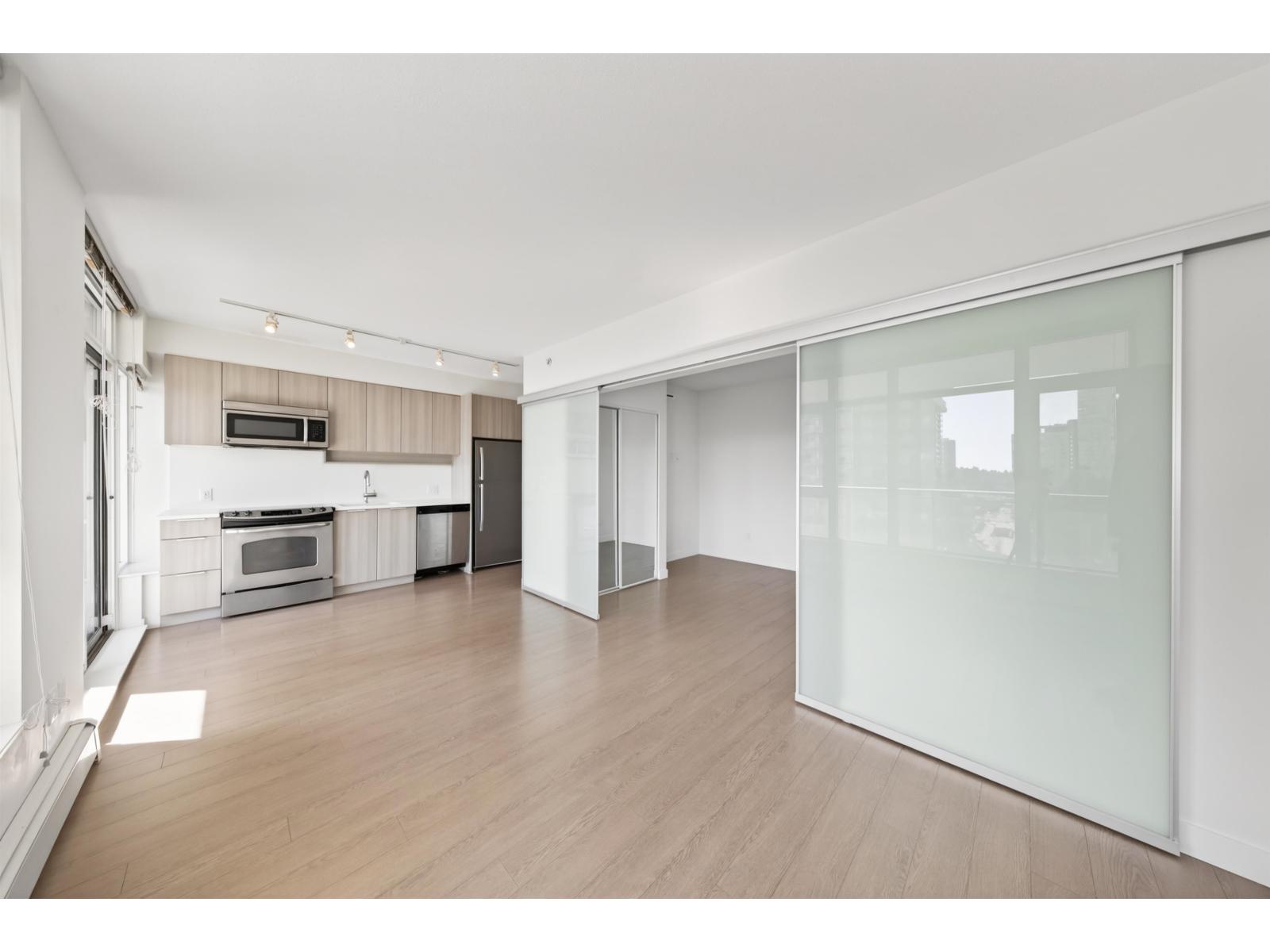 810 13308 Central Avenue, Surrey, British Columbia  V3T 0M4 - Photo 7 - R3113291