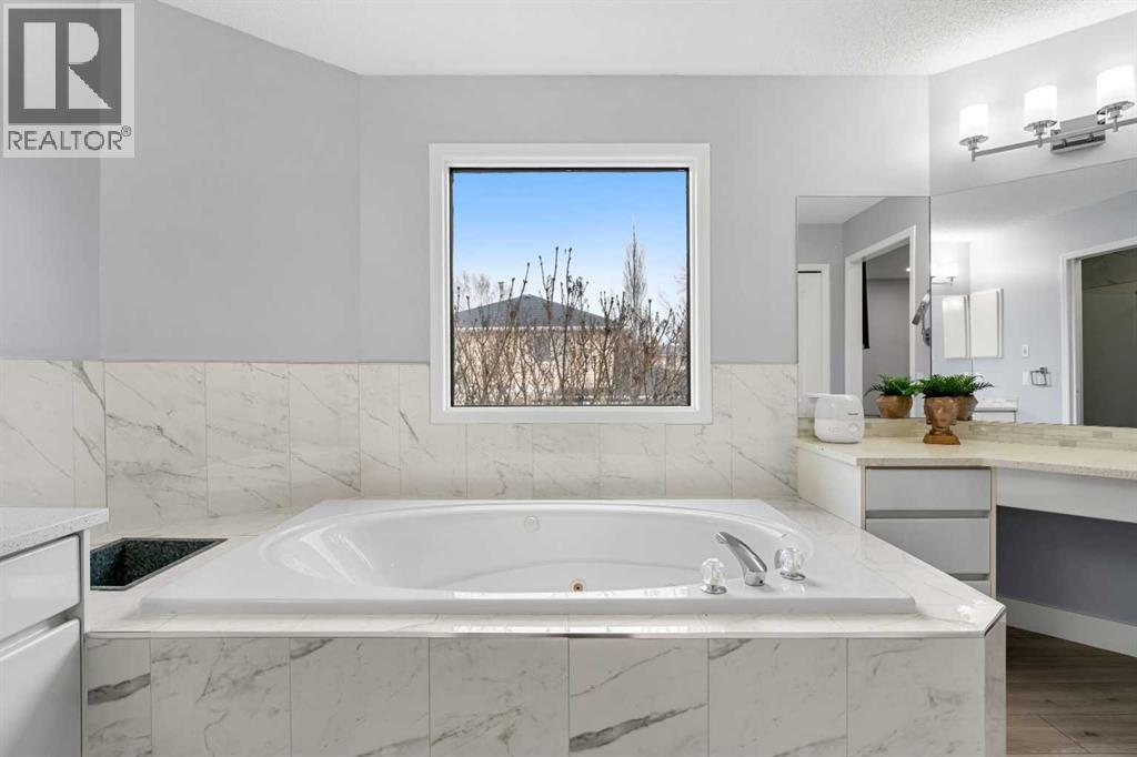 48 Douglas Park Boulevard Se, Calgary, Alberta  T2Z 2B1 - Photo 22 - A2297289