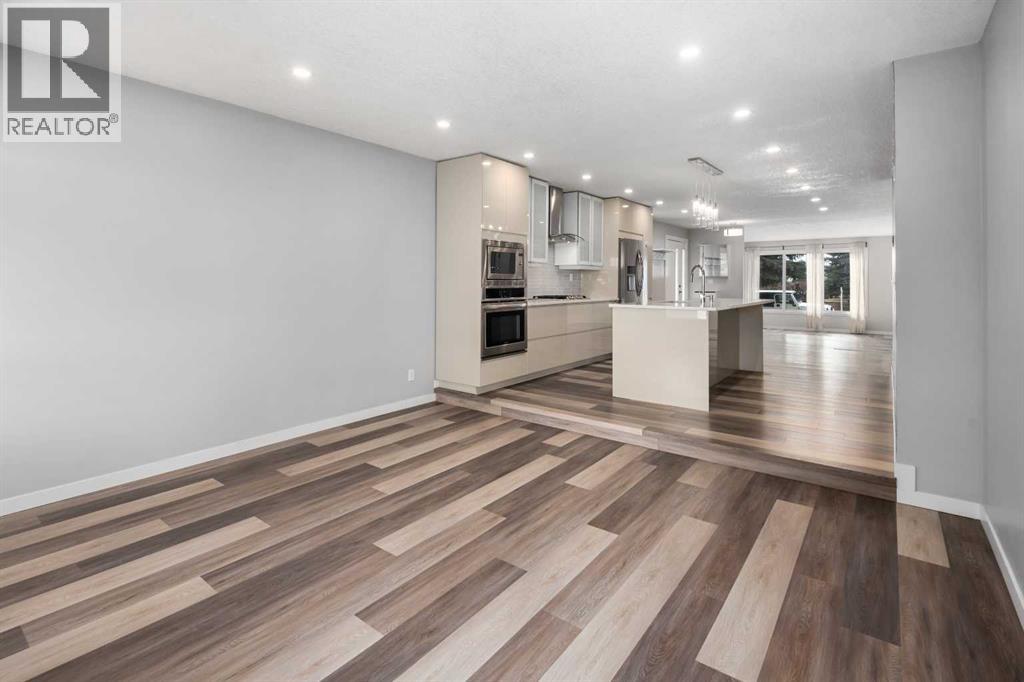 51 Woodmont Road SW, Calgary, Alberta  T2W 4L6 - Photo 15 - A2302026