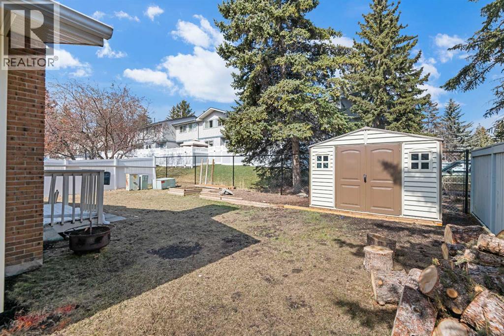 51 Woodmont Road SW, Calgary, Alberta  T2W 4L6 - Photo 38 - A2302026