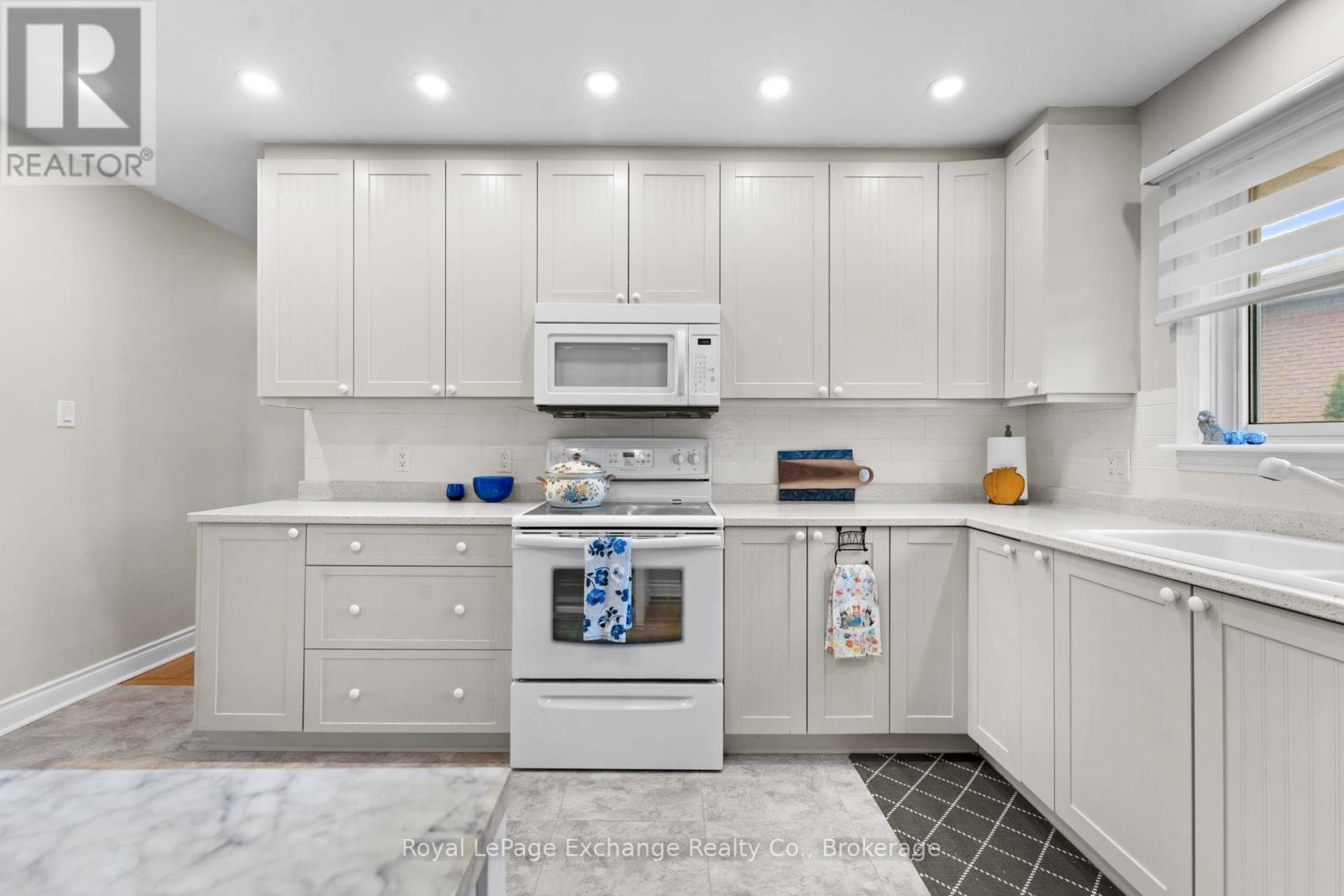 586 Mill Creek Road, Saugeen Shores, Ontario  N0H 2C4 - Photo 4 - X12871344