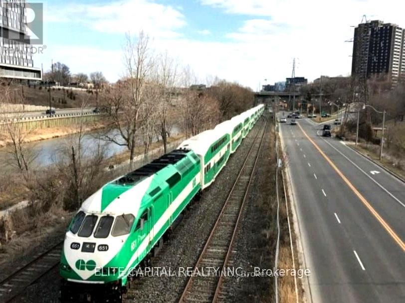 195 Milky Way Drive, Richmond Hill, Ontario  L4C 5H3 - Photo 10 - N13022988