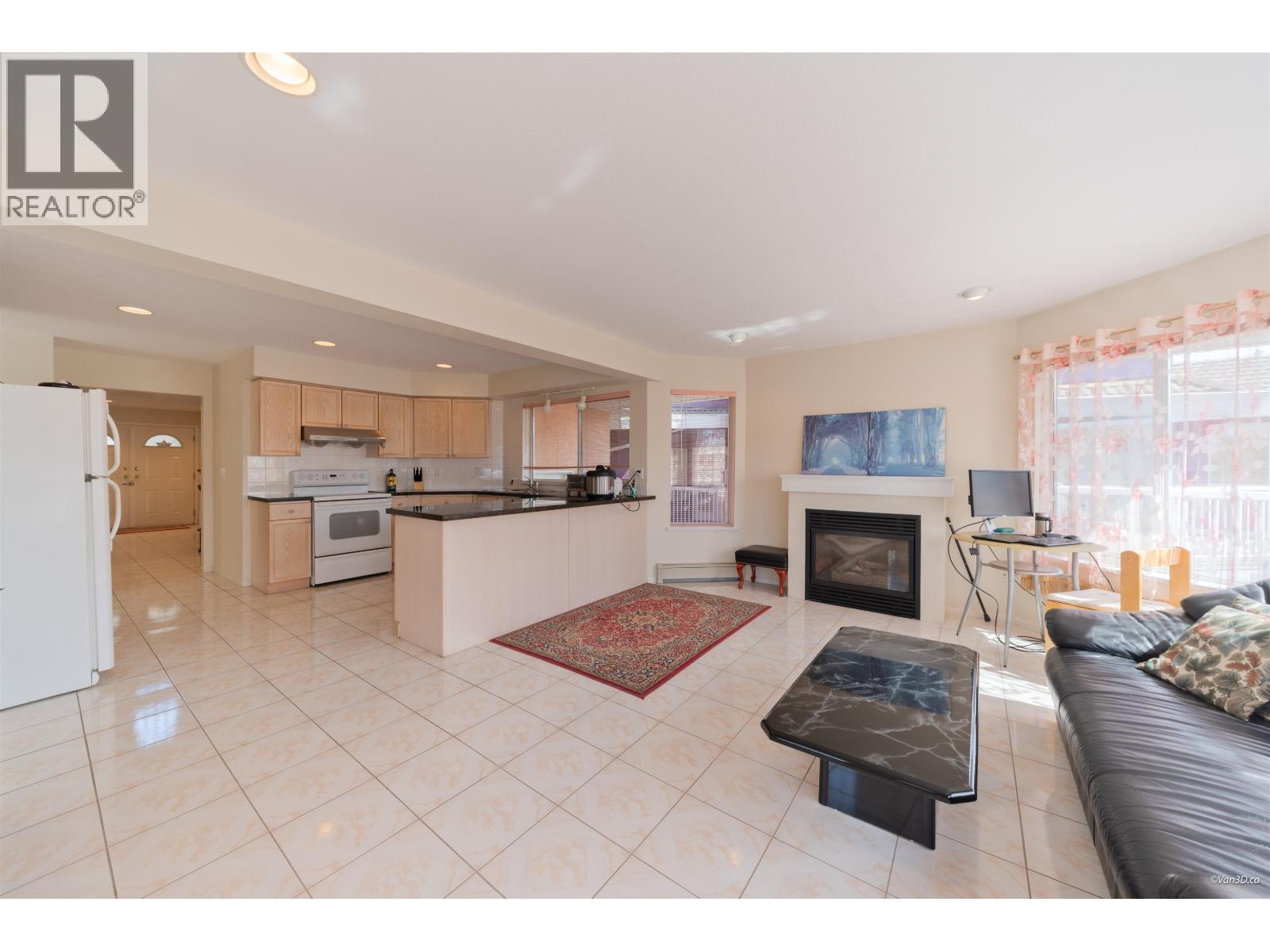 6758 Kitchener Street, Burnaby, British Columbia  V5B 2J9 - Photo 5 - R3113492