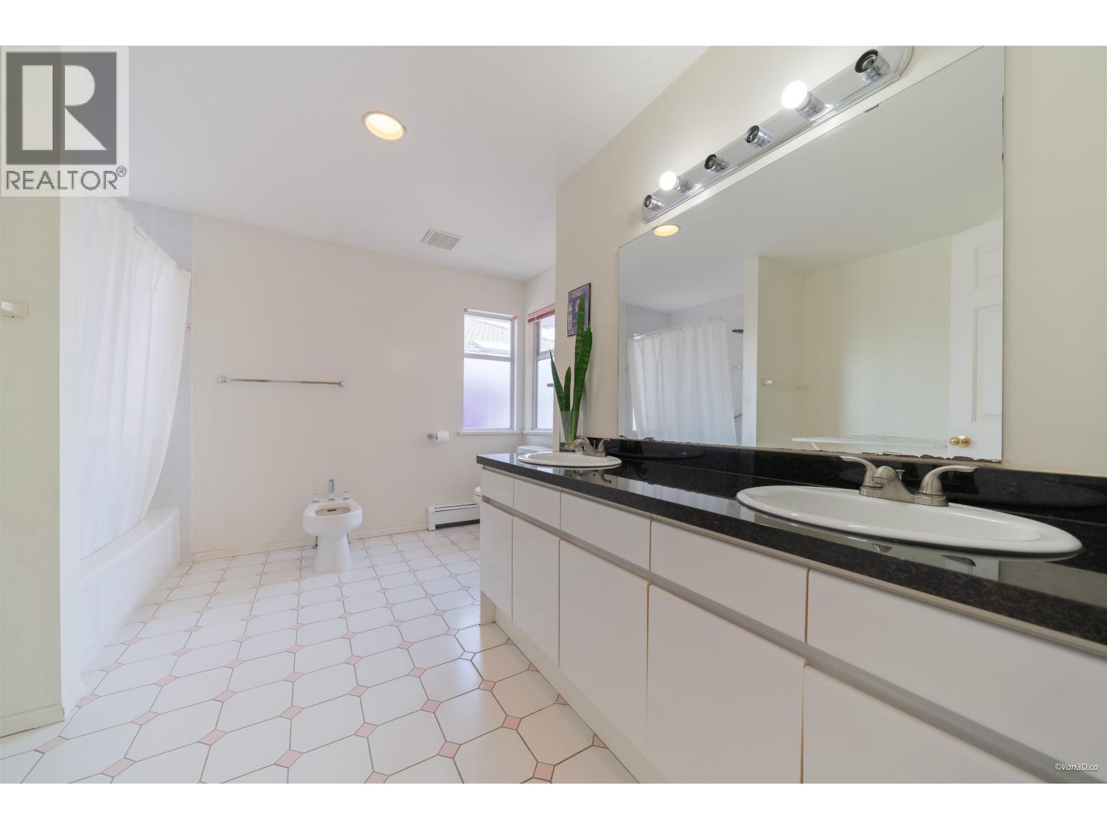 6758 Kitchener Street, Burnaby, British Columbia  V5B 2J9 - Photo 17 - R3113492