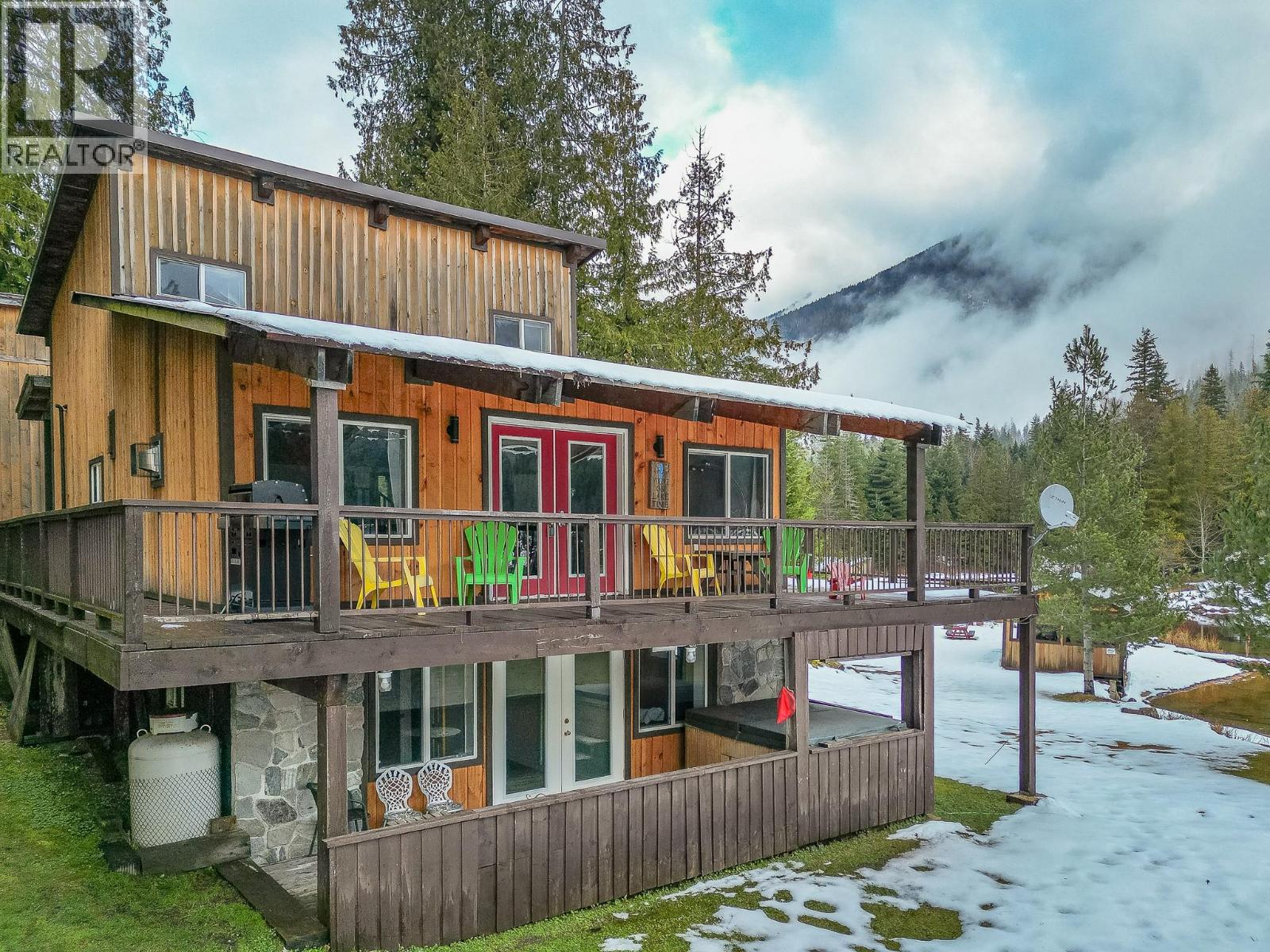 8323 Trans Canada Highway, Revelstoke, British Columbia  V0E 2S0 - Photo 47 - 10372765