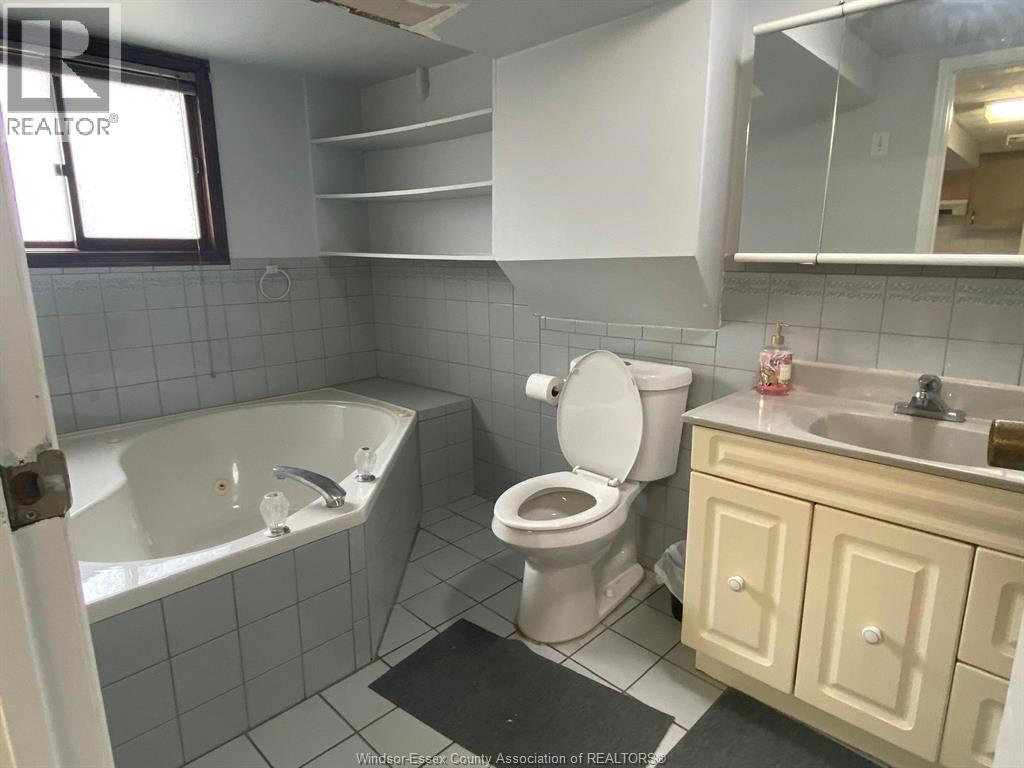 1616 Burwell Court, Windsor, Ontario  N9C 3Z8 - Photo 17 - 26006311