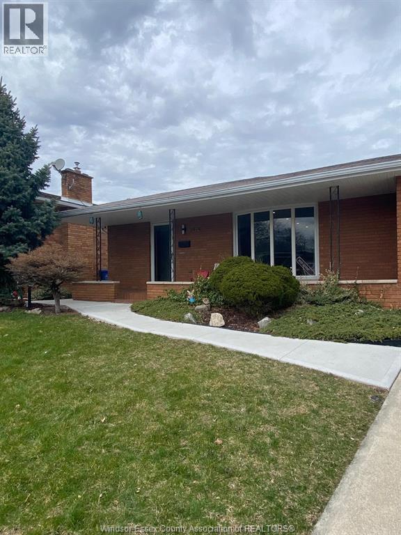 1616 Burwell Court, Windsor, Ontario  N9C 3Z8 - Photo 4 - 26006311